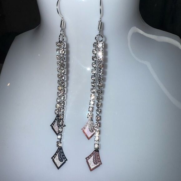 Elegant Silver Dangle Earrings New Holiday Gift party accessories - Picture 2 of 2